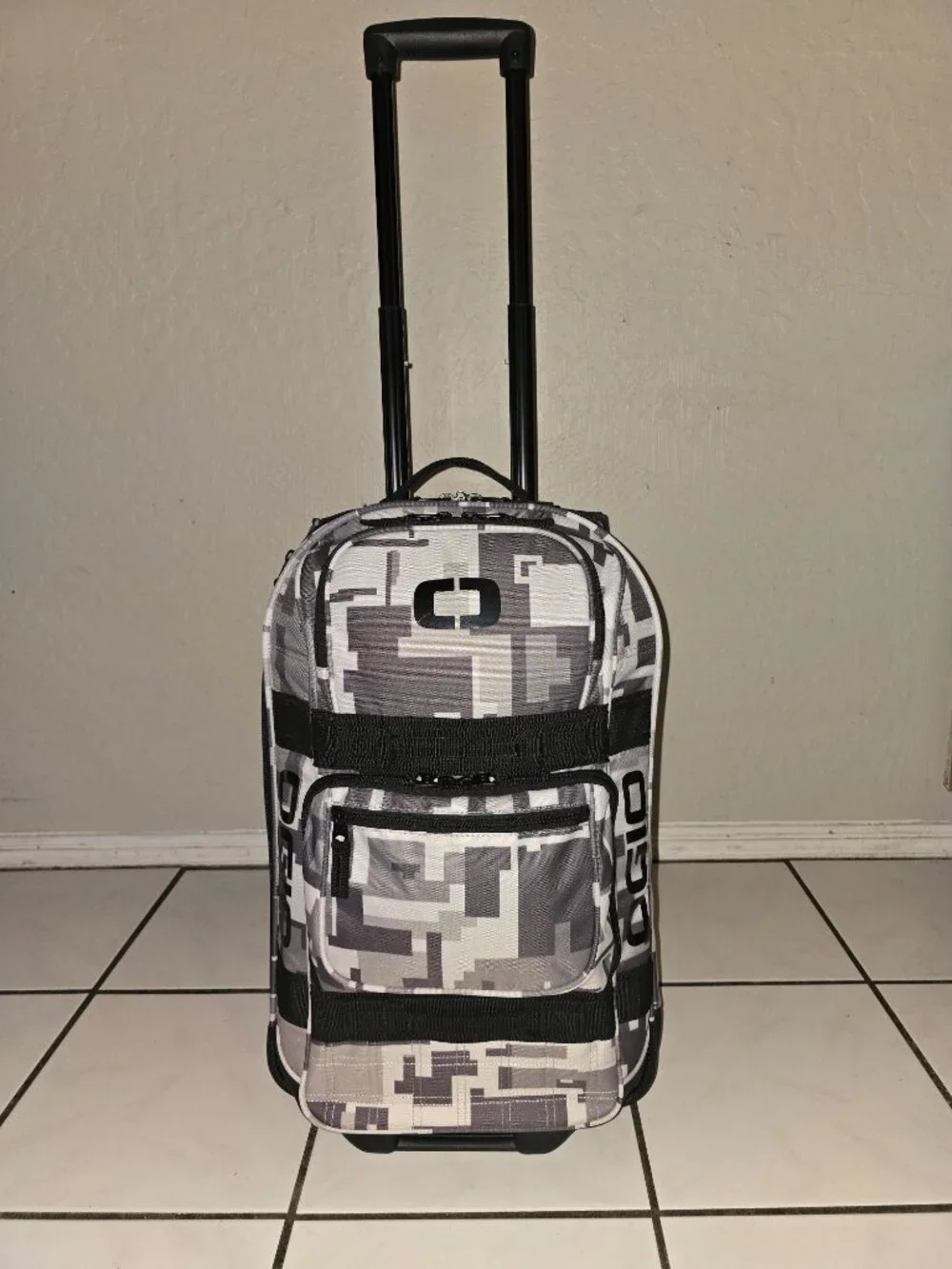 Ogio Layover Travel Cyber Camo 22